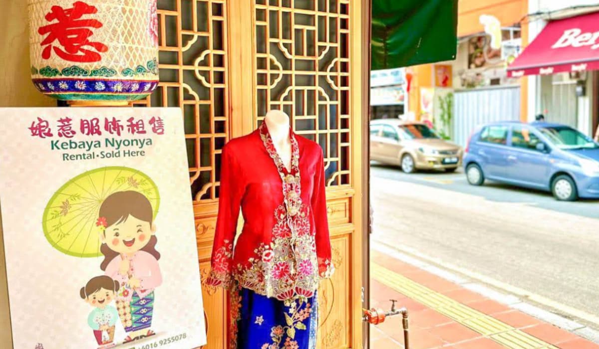 nyonya kebaya and batik experience 